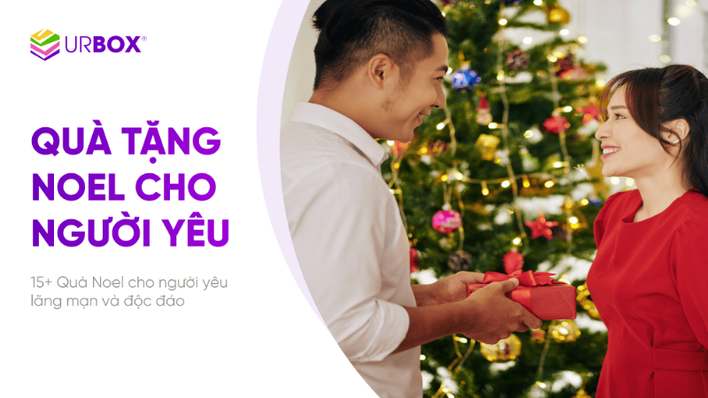 Gợi ý quà Giáng sinh độc đáo và lãng mạn cho bạn gái, với các vật phẩm được bày trí nghệ thuật trên bàn làm việc ấm cúng
